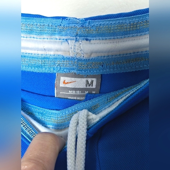 Vintage Y2K Nike Gray Tag Women's Athletic Running Shorts, Size Medium - Picture 3 of 3